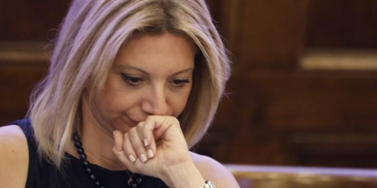 Μαρία Καρυστιανού: Απαντά με κλάματα για την επιμέλεια των παιδιών της