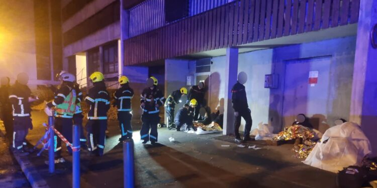 Alldaynews.gr Τραγωδία: Έριξαν χειροβομβίδα σε μπαρ (video)