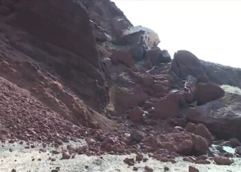 «Παρατηρείται μείωση του ρυθμού σεισμικότητας στη Σαντορίνη – Φαίνεται ότι θα έχουμε πιο σύντομα το τέλος της κρίσης» λέει ο Καραστάθης