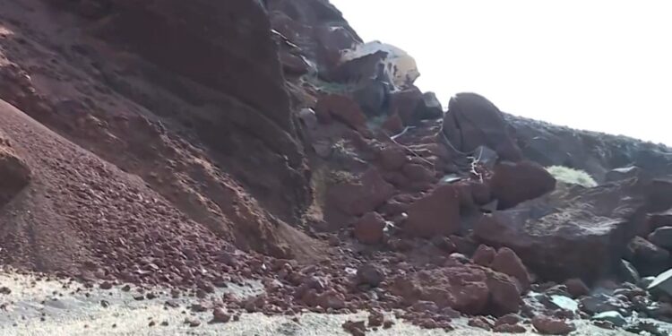 Alldaynews.gr «Παρατηρείται μείωση του ρυθμού σεισμικότητας στη Σαντορίνη – Φαίνεται ότι θα έχουμε πιο σύντομα το τέλος της κρίσης» λέει ο Καραστάθης