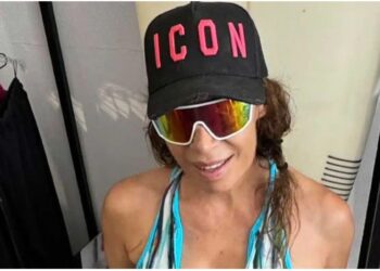 Alldaynews.gr Είναι 57 χρονών και μοιάζει για 30 – Είναι η απόλυτη Ελληνίδα, σε κάθε φωτογραφία της αποθεώνεται, όταν γυρίζει την πλάτη της οι άντρες παραμιλούν