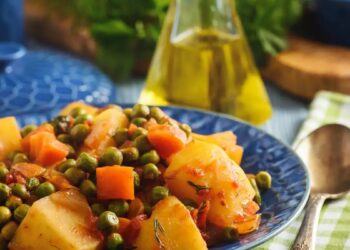 Αρακάς κοκκινιστός: Το απόλυτο λαδερό της ελληνικής κουζίνας