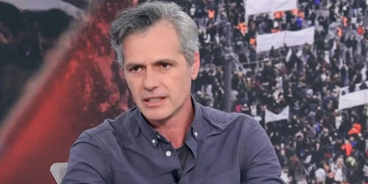 Alldaynews.gr Μάριος Αθανασίου για Τέμπη: «Πολλοί από τους κουκουλοφόρους είναι ασφαλίτες, ξέρω μέχρι και πότε κάνουν διάλειμμα»