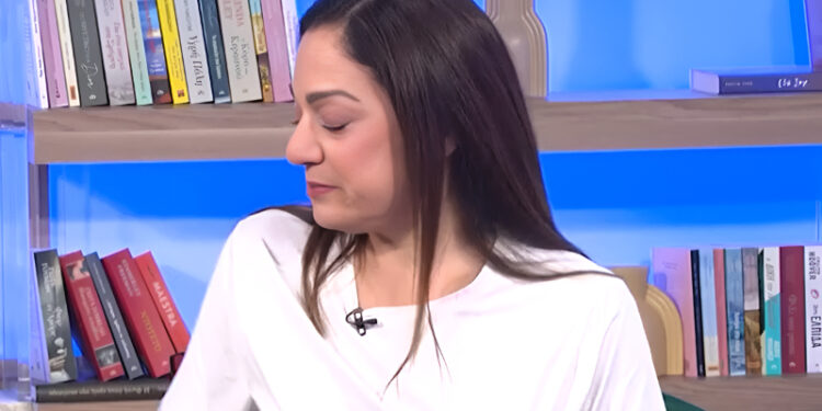 Alldaynews.gr Ελένη Καρακάση: «Λύγισε» στον αέρα της ΕΡΤ – «Είμαι στη διαδικασία υιοθεσίας, δεν ήθελα να το πω»