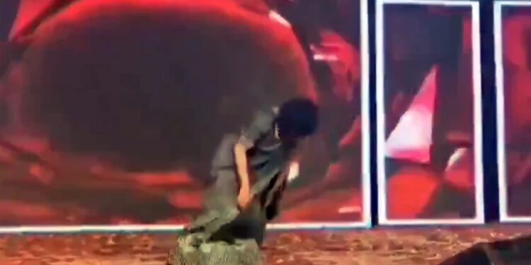 Τραγωδία: 23χρονη πέθανε ενώ χόρευε σε γάμο – Δείτε βίντεο