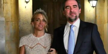 Παντρεύτηκαν Νικόλαος Ντε Γκρες και Χρυσή Βαρδινογιάννη: Η έξοδος του ζευγαριού από τον Ιερό Ναό