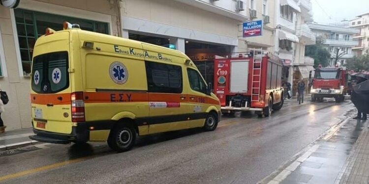Alldaynews.gr Ανασύρθηκε η γυναίκα που έπεσε σε φωταγωγό ξενοδοχείου – Έχει τις αισθήσεις της (φωτο)