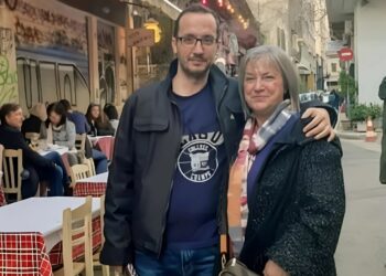 Βασίλης Καλογήρου: «Έχω ενδείξεις ότι πρόκειται για εγκληματική ενέργεια» λέει η μητέρα του