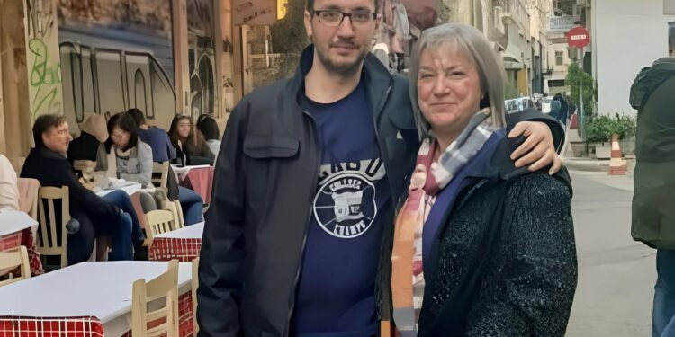 Βασίλης Καλογήρου: «Έχω ενδείξεις ότι πρόκειται για εγκληματική ενέργεια» λέει η μητέρα του