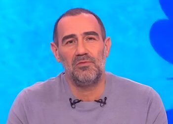 Αντώνης Κανάκης: Συναισθηματικά φορτισμένος στον «αέρα» – «Δεν είμαστε σε θέση να κάνουμε μία σατιρική εκπομπή σήμερα»