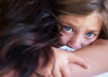 Alldaynews.gr Σοκ στο Βόλο: Πέταξε την 6χρονη κόρη του στο ποτάμι για να την πνίξει!