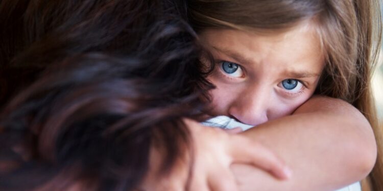 Alldaynews.gr Σοκ στο Βόλο: Πέταξε την 6χρονη κόρη του στο ποτάμι για να την πνίξει!