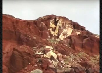 Σαντορίνη: Κατολίσθηση στην διάσημη Κόκκινη Παραλία – Έκλεισε το μονοπάτι από βράχους