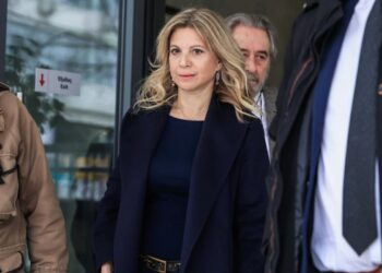 Τέμπη: Η Μαρία Καρυστιανού κατέθεσε μήνυση κατά του Ειδικού Εφέτη Ανακριτή Σωτήρη Μπακαΐμη