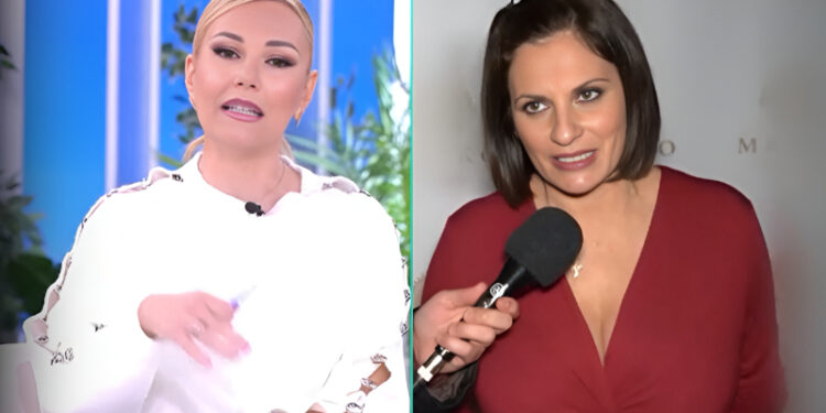 Alldaynews.gr Τίνα Μεσσαροπούλου για Θεοφανία Παπάθωμα: «Όπου τα βρίσκει σκούρα με το κάρμα, επικαλείται τους κακούς δημοσιογράφους ή τους κακούς και ηλίθιους τηλεθεατές που δεν καταλαβαίνουν τα όσα θέλει να μας περάσει. Τρικυμία»