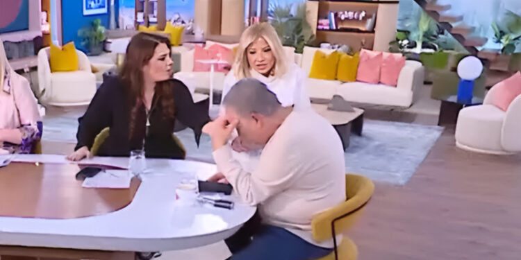 Alldaynews.gr Ανδρέας Μικρούτσικος: Πλάνταξε στο κλάμα στον «αέρα» του Buongiorno  – Έτρεξε δίπλα του η Φαίη Σκορδά