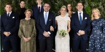 Alldaynews.gr Νικόλαος Ντε Γκρες – Χρυσή Βαρδινογιάννη: Οι επίσημες φωτογραφίες και η ανακοίνωση για τον γάμο τους