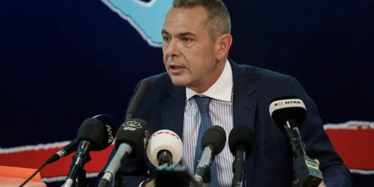 Alldaynews.gr Χαμός στη δίκη του Πάνου Καμμένου με μάρτυρα κατηγορίας τον Νίκο Κοτζιά: Απειλές, καταγγελίες και παρέμβαση της αστυνομίας