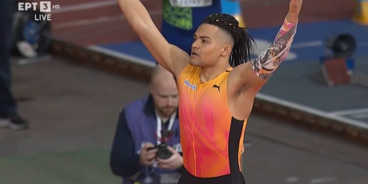 Alldaynews.gr Ο Εμμανουήλ Καραλής έκανε άλμα πάνω από τα 6 μέτρα και κατέρριψε το πανελλήνιο ρεκόρ στο επί κοντώ