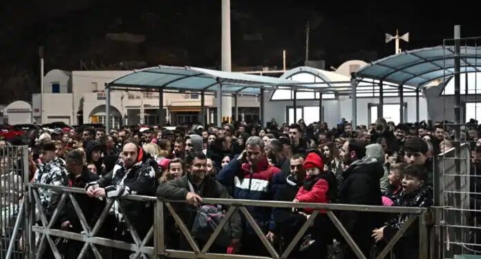 Alldaynews.gr Πέντε δυνατοί σεισμοί σε λίγα λεπτά Σαντορίνη – Έρημοι οι δρόμοι στο νησί – «Κινδυνεύουν σπίτια»