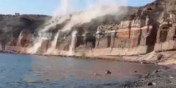 ΑΠΘ: Μετακινείται η επιφάνεια της καλδέρας, «μπορεί να εκραγεί το ηφαίστειο»