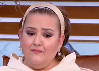 Alldaynews.gr “Λύγισε” on air η Σοφία Βογιατζάκη για τη Μαρία Καρυστιανού: «Σκίζεται η ψυχή μου ρε συ Γιώργο – Δεν μπορεί να φύγει η εικόνα της, σου το λέω και τρέμω»