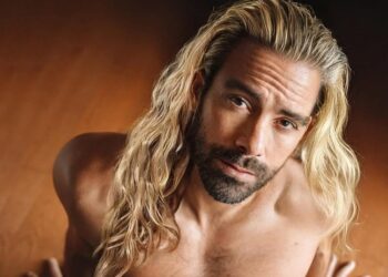 Σάκης Τανιμανίδης: «Τρόλαρε» την Χριστίνα Μπόμπα με δικιά του φωτογραφία με ξανθά μαλλιά – «Λέτε να με αναγνωρίσει η Βαλεντίνα μου»