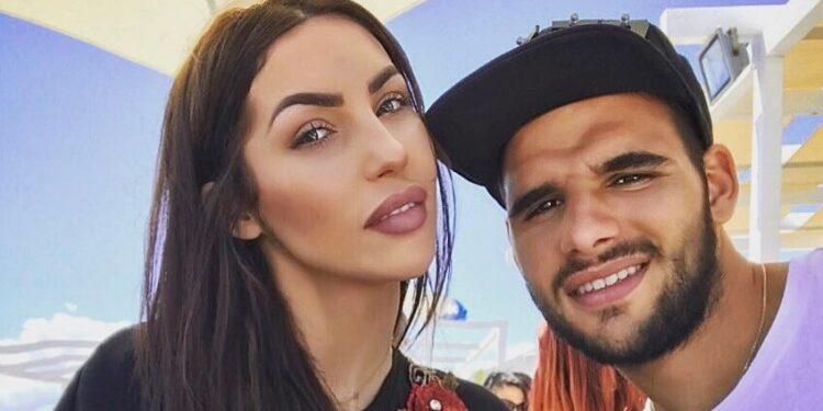 Alldaynews.gr «Μπουρ@@λα, υπάρχουν πιο σοβαρά θέματα από το ποια γ@@@ω»: Η χυδαία επίθεση του Ταχτσίδη και η πληρωμένη απάντηση της Ζέτας Θεοδωροπούλου