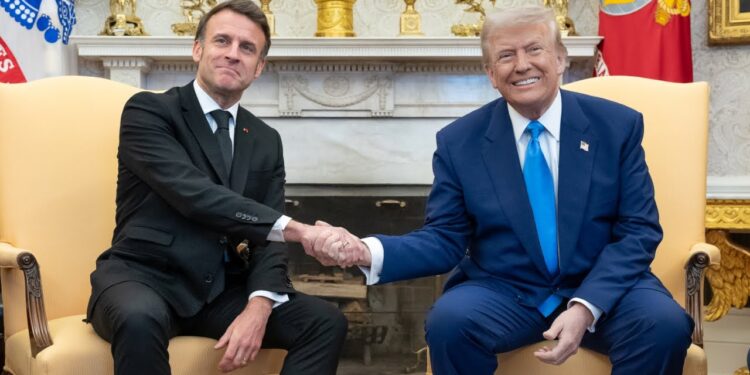 Alldaynews.gr Τραμπ μετά τη συνάντηση με Μακρόν: «Τώρα είναι η στιγμή της ειρήνης» – Τα υλικά ανταλλάγματα που ζητούν οι ΗΠΑ για την υποστήριξη της Ουκρανία