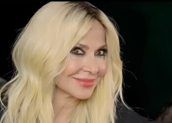 Άννα Βίσση: «Χαίρομαι που νομίζουν ότι έχω κάνει κάτι στο πρόσωπό μου ενώ δεν ισχύει, είναι το καλύτερο κοπλιμέντο»