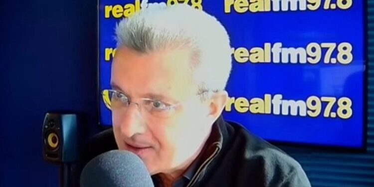 Alldaynews.gr Ο Χατζηνικολάου ειρωνεύτηκε στον «αέρα» του ραδιοφώνου τον Καπερνάρο για τα νέα βίντεο: «Τέτοια τύχη;!… Τζόκερ»