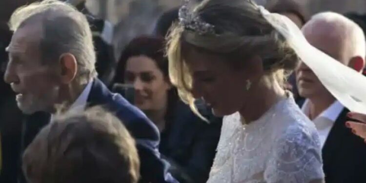 Χρυσή Βαρδινογιάννη: Η εντυπωσιακή εμφάνιση της νύφης