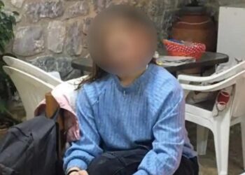 Alldaynews.gr «Τους βρήκα όλους μέσα στο νερό και το παιδί εγκλωβισμένο στο αμάξι» – Για 40 λεπτά έμεινε κάτω από το νερό η 15χρονη που σκοτώθηκε στο τροχαίο