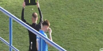 Alldaynews.gr Ανατριχιαστικό: Η στιγμή που ο Andrej Lazarov κάνει τον σταυρό του, περνώντας στον αγωνιστικό χώρο, λίγες ώρες πριν πεθάνει! (video)