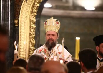 Κυριακή της Σταυροπροσκυνήσεως 2025: Τι γιορτάζουμε σήμερα