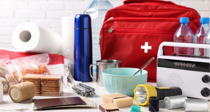 Αυτές είναι οι προμήθειες επιβίωσης σε περίπτωση πολέμου που προτείνει η Κομισιόν: Νερό, κονσέρβες, φάρμακα και είδη προσωπικής φροντίδας