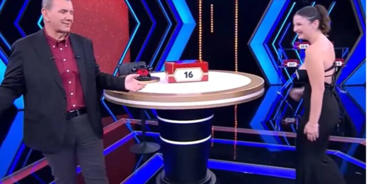 Alldaynews.gr Παράπονα της Μις Ελλάς 2023 στο Deal για τα 1.800 εupώ: «Ούτε μια τσάντα δεν φτάνει να πάρω» – Άναυδος ο παρουσιαστής