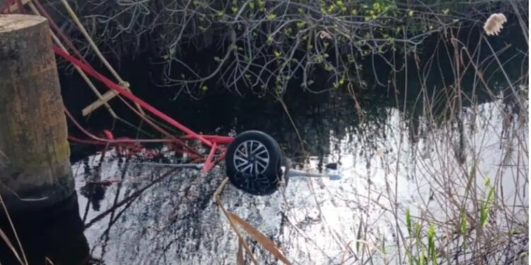 Τραγωδία στη χώρα μας: ΙΧ με τριμελή οικογένεια έπεσε σε ποτάμι – Νεκρή η 15χρονη κόρη