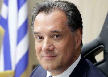 Άδωνις Γεωργιάδης: «Αν έχει κάποιος 200 εupώ το μήνα, μπορεί να επιβιώνει»