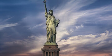 Alldaynews.gr Γάλλος ευρωβουλευτής ζητάει πίσω το Άγαλμα της Ελευθερίας