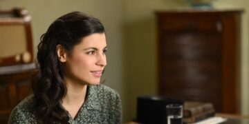Alldaynews.gr «Άγιος έρωτας» – spoiler: Την πρώτη νύχτα του γάμου της η Χλόη θα την περάσει αγκαλιά με τον πατέρα Νικόλαο