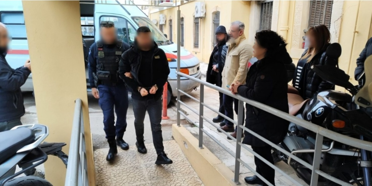 Alldaynews.gr «Ο γιος μου είναι 5 χρόνια στον Άδη, δεν θέλω βεντέτες» – Συγκλονίζει η μητέρα του Γιώργου Ξυλούρη