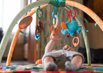 Φρίκη: Σκύλος στραγγάλισε “σιωπηλά” νεογέννητο μέσα στην κούνια