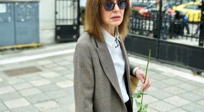 Alldaynews.gr Ζωή Κωνσταντοπούλου: Όσο είμαι εγώ, ο Τσίπρας θα παραμείνει στο λαγούμι του