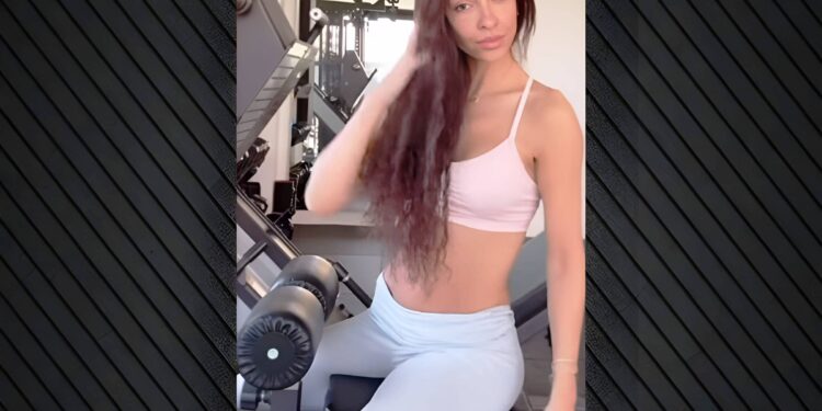 Alldaynews.gr Βίντεο: Η Ελένη Φουρέιρα έκανε γυμναστική ακούγοντας Άννα Βίσση