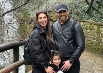 Ελένη Χατζίδου – Ετεοκλής Παύλου: Πέταξαν χαρταετό για την Καθαρά Δευτέρα με την κόρη τους