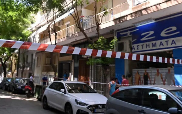 Σκότωσε τη σύζυγό του και πήδηξε από το μπαλκόνι – Άφησε 2 παιδιά ορφανά