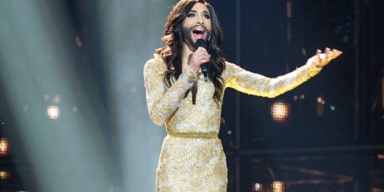 Άντρας με τα όλα του: Η Κοντσίτα κυκλοφορεί πλέον αγνώριστη 11 χρόνια μετά τη Eurovision – Η απίστευτη εικόνα της (φωτο)