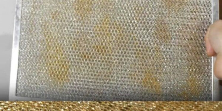 Alldaynews.gr Το φίλτρο του απορροφητήρα στην κουζίνα σας είναι γεμάτο λίπη; Κάντε το ξανά σαν καινούργιο χωρίς κόπο