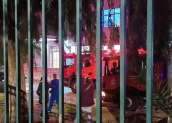 Φωτιά στο Γενικό Κρατικό Νοσοκομείο Νίκαιας, ισχυρές δυνάμεις της πυροσβεστικής στο σημείο